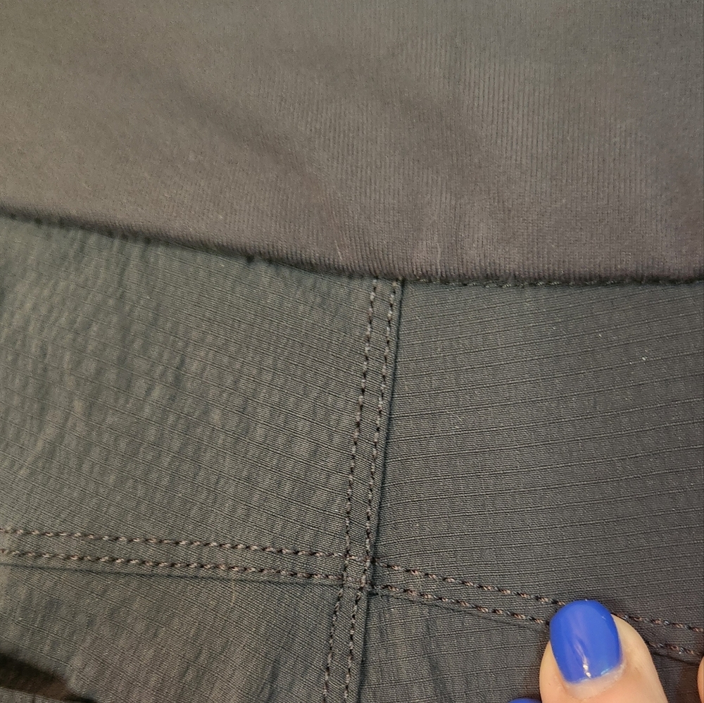 Athleta Trekkie Crop Pant in Flagstone Gray, Size 2 - Picture 9 of 12